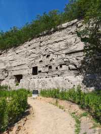 龍窩寺石窟位於河北井陉縣小龍窩村
