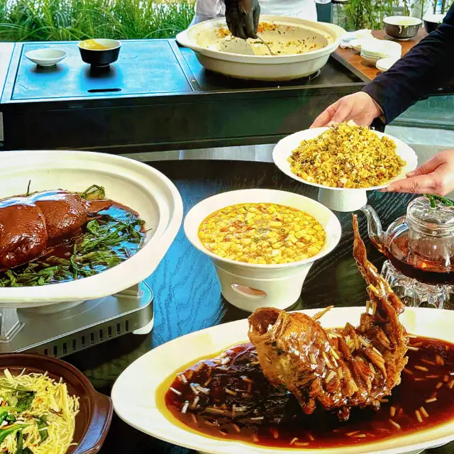 The CNY 288 Yangzhou fried rice was a pleasant surprise!