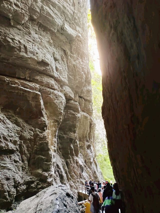 Hiking Wulong: Jumping Into Jurassic Landscape Land