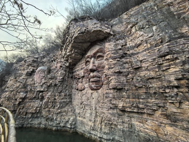 "世界第八大奇蹟"的紅旗渠