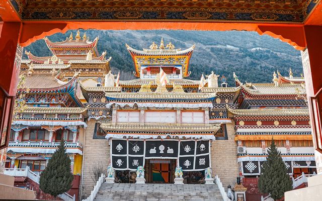 康定尋寺記 | 探秘心靈淨土，邂逅信仰之光