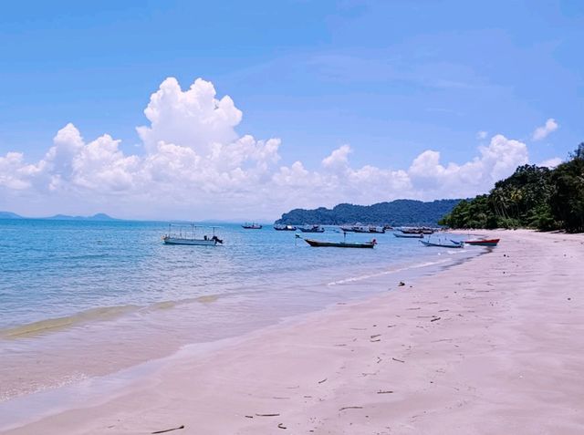 "Never Heard about" Paradise: Exploring the Hidden Beaches of Chumphon