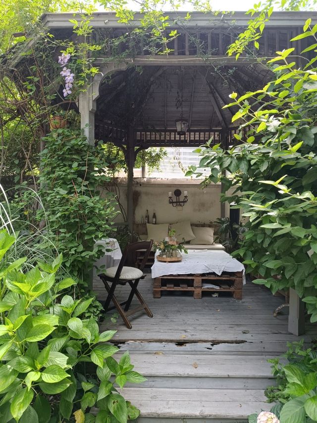 Hidden cafe in Shanghai 