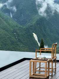住進山巔雲海與峽谷共眠