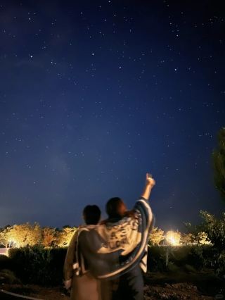 은천|별들의 고향에 “누워” 술을 마시며 헐란산을 바라보다