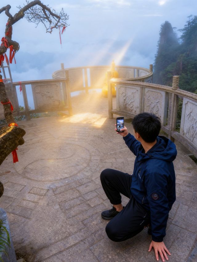 別再只知道武功山了！郴州莽山才是真·寶藏！   “本以為武功山的雲海已經夠絕，直到我來了莽山五指峰！