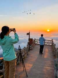 別再只知道武功山了！郴州莽山才是真·寶藏！   “本以為武功山的雲海已經夠絕，直到我來了莽山五指峰！