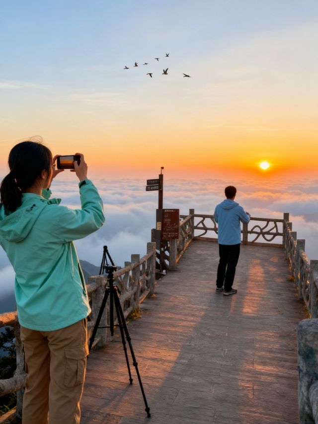 別再只知道武功山了！郴州莽山才是真·寶藏！   “本以為武功山的雲海已經夠絕，直到我來了莽山五指峰！