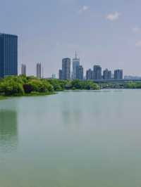 長沙散步天花板!住豪生步行去月湖,晚風+燈光美到不想走!