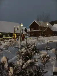 禾木住到不想走!推窗就是雪山晨霧
