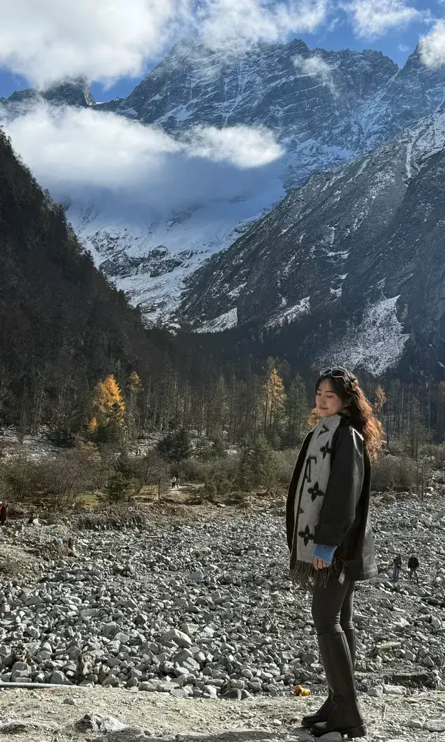 川西｜真的好幸運 拍到日照金山了！還有彩林