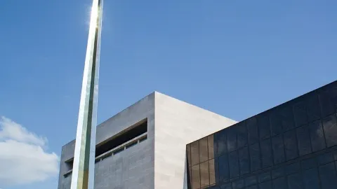 Smithsonian National Air and Space Museum Half-Day Tour Guide — traveler post in Bright