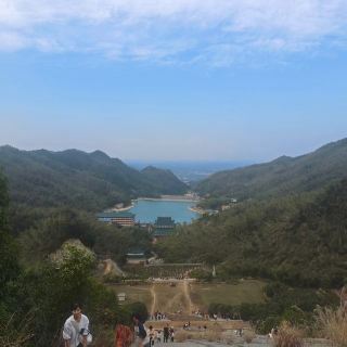 Проведите два дня в Чаннине, стремясь найти баланс между «праведностью» и «досугом».