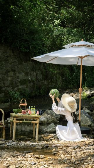 No need to go to Bali! Spend summer in Anji pretending to be an “islander” with your besties