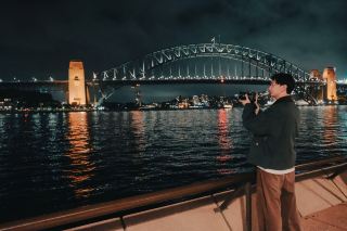 Shanghai → Sydney, for a gentle night. Flying from Shanghai on China Eastern Airlines, a direct flight of 9.5 hours to Sydney, departing in the early morning and arriving at noon. The beauty of Sydney begins...