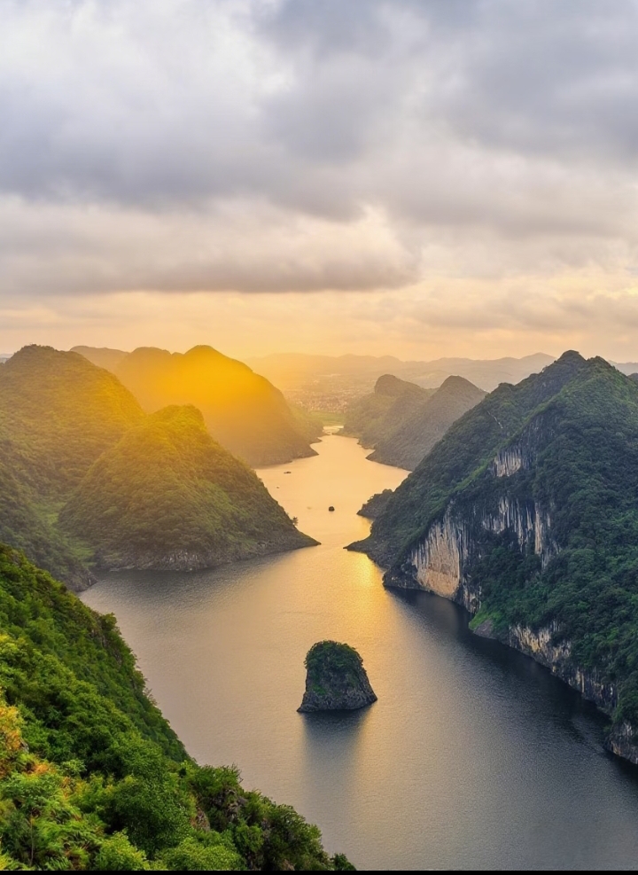 Hidden Karst wonders in Zhenning, Anshun: Visit 9 niche gems in one trip   You know what I mean! Guizhou's Anshun is more than just Huangguoshu. The land of Zhenning