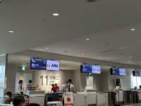 福岡空港→高知(龍馬)空港へ。JAL『エンブラエル』で高知へ飛ぶ。