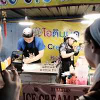 ถนนคนเดินท่าแพ (Tha Phae Walking Street)