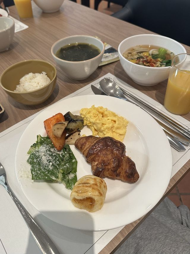 4성급 호텔 조식당이 이렇게 예뻐도 되나요?