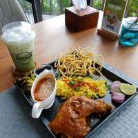อารมณ์ดี ที่ รมณ์ดี คาเฟ่ ภูเก็ต
