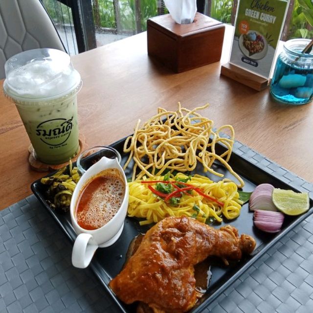 อารมณ์ดี ที่ รมณ์ดี คาเฟ่ ภูเก็ต