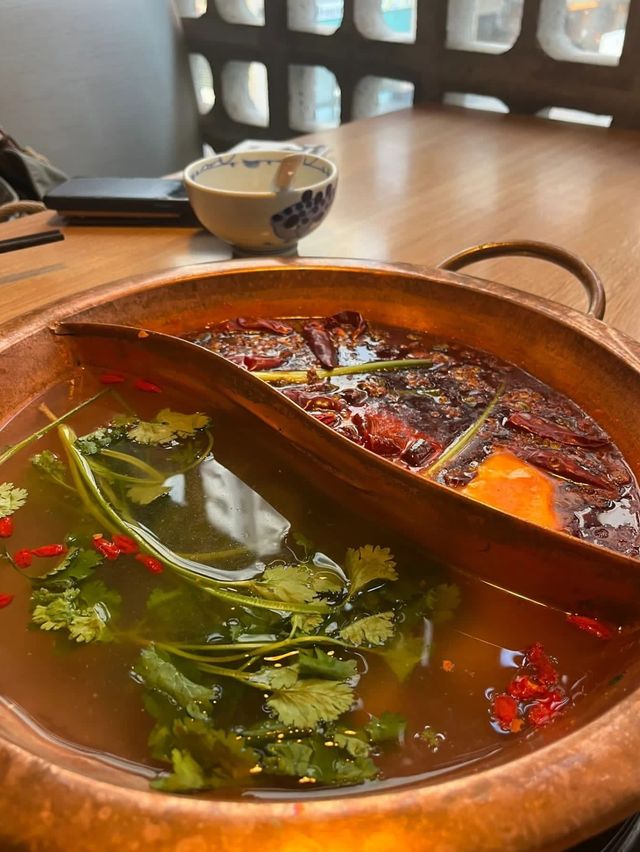 香港特色火鍋店～必食紅糖糍粑