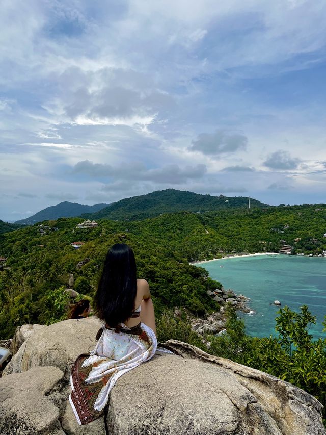 Hiking at John Suwan viewpoint 