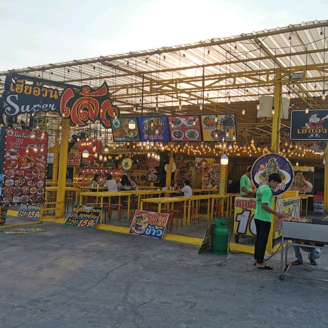 ตลาดนัดชื่อดังย่านนทบุรี​  