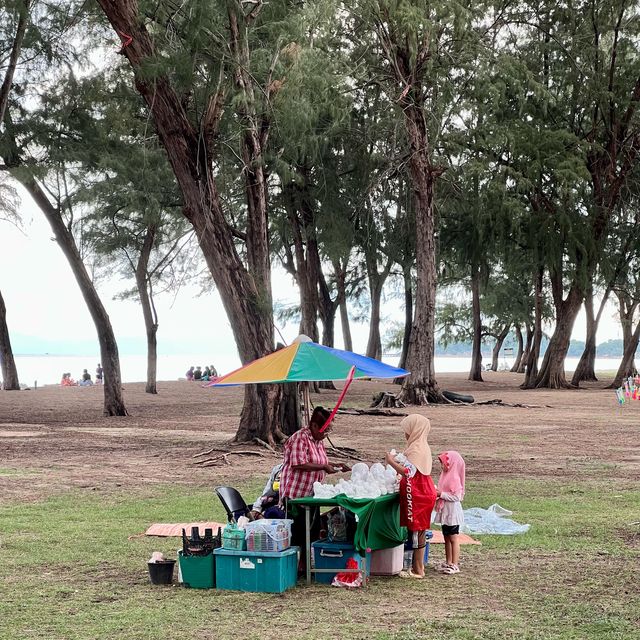 เล่นว่าว กิจกรรมที่เด็กๆต้องทำเมื่อมาทะเล