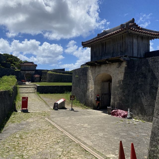沖縄那覇・「首里城」復興途中の貴重な姿を見れるのは2026年まで！