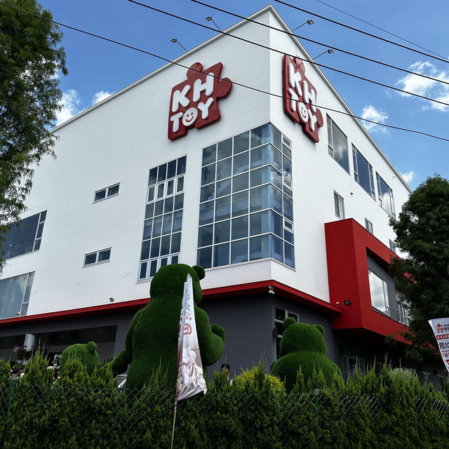 嘉義最大玩偶觀光工廠《KH TOY絨毛玩偶旗艦館》新開幕！！