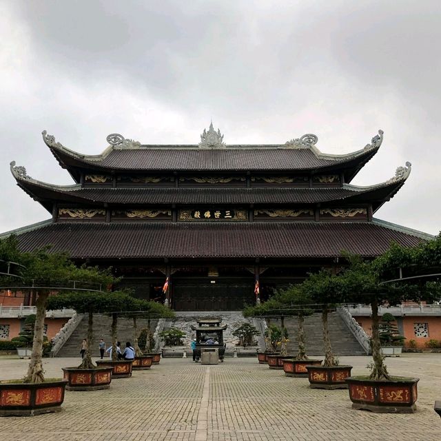 Bái Đính Temple
