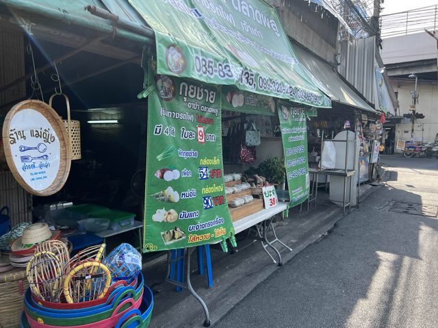เที่ยวตลาดพลูเดนหาอร่อยกินอร่อยๆ