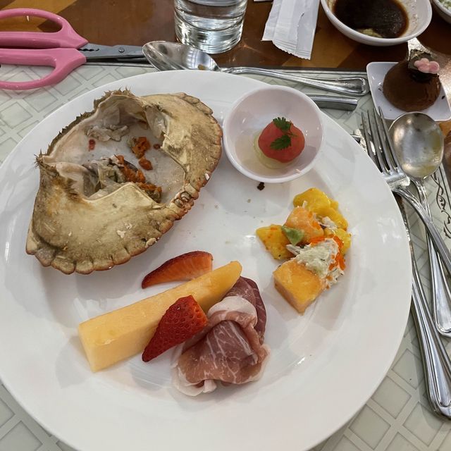 迪士尼酒店自助餐的日與夜