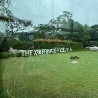 The X10 pool villa