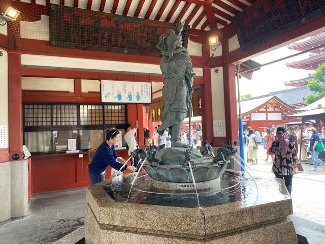 東京最有人氣的景點之一😏淺草寺