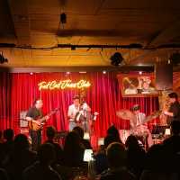 몽골 울란바토르의 아름다운 재즈바 Fat Cat Jazz Club