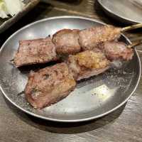 【神戸・三宮】希少部位の絶品焼きとんが1本120円「四文屋 三宮2号店」