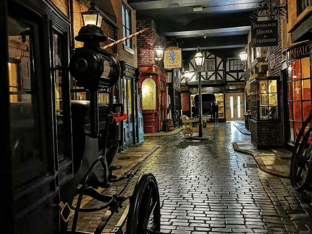 Walk the street of old England 