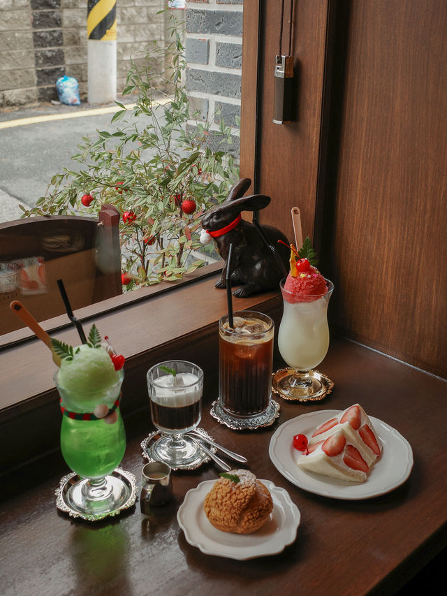 부산 딸기산도 맛집 찾는다면, 광안리 카페 우사기☕️
