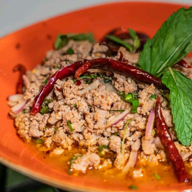 บุฟเฟ่ต์นานาชาติมื้อกลางวันและมื้อค่ำสุดคุ้ม
