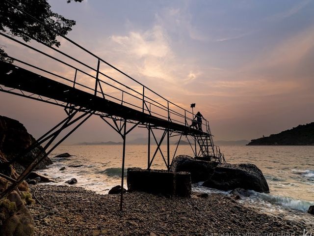 【香港景點】西環鐘聲泳棚：經典海景，香港的舊日風情。