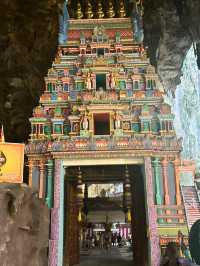 ถ้ำศักดิ์สิทธิ์ของชาวฮินดู BATU CAVES