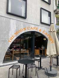 “MOON cafe & eatery”  🍵☕️🍨🍧