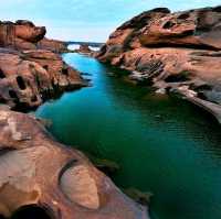 สามพันโบก