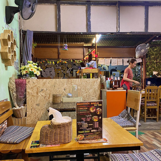 태국 치앙마이 신선하고 건강한 과일주스 전문점 쿤캐주스바🍒🍋