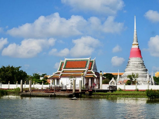 Iconic Attraction for Thai Buddhist