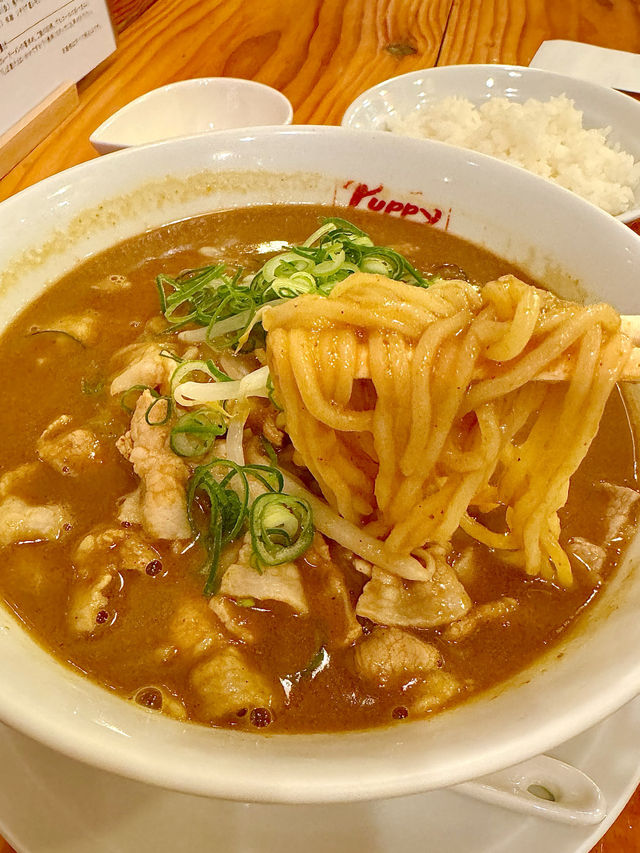 【大阪・南森町】また食べたくなる！珍しいカレーラーメン