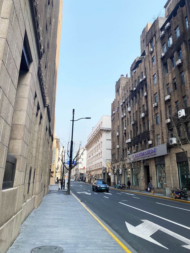 Old Shanghai - The bund in the morning 🌤️⛅️