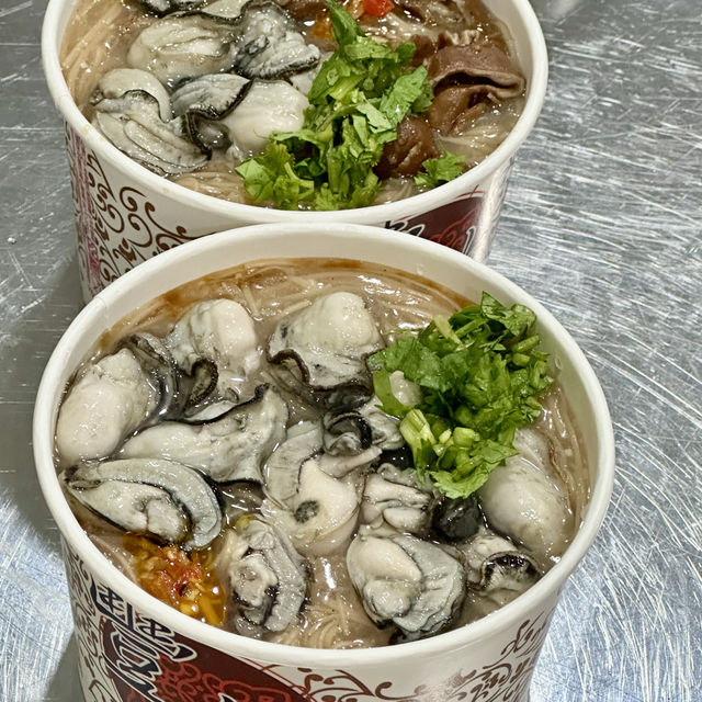 東區（老王記）大腸麵線.肉羹和滷大腸.非吃不可